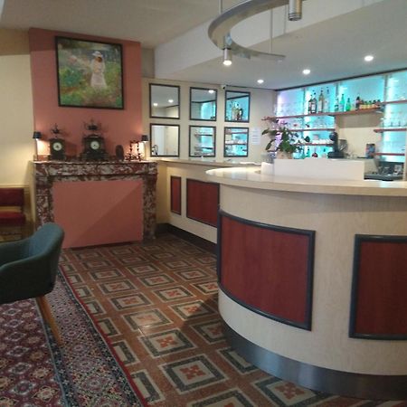Hotel Le Normandy Beaumont-de-Lomagne Bagian luar foto