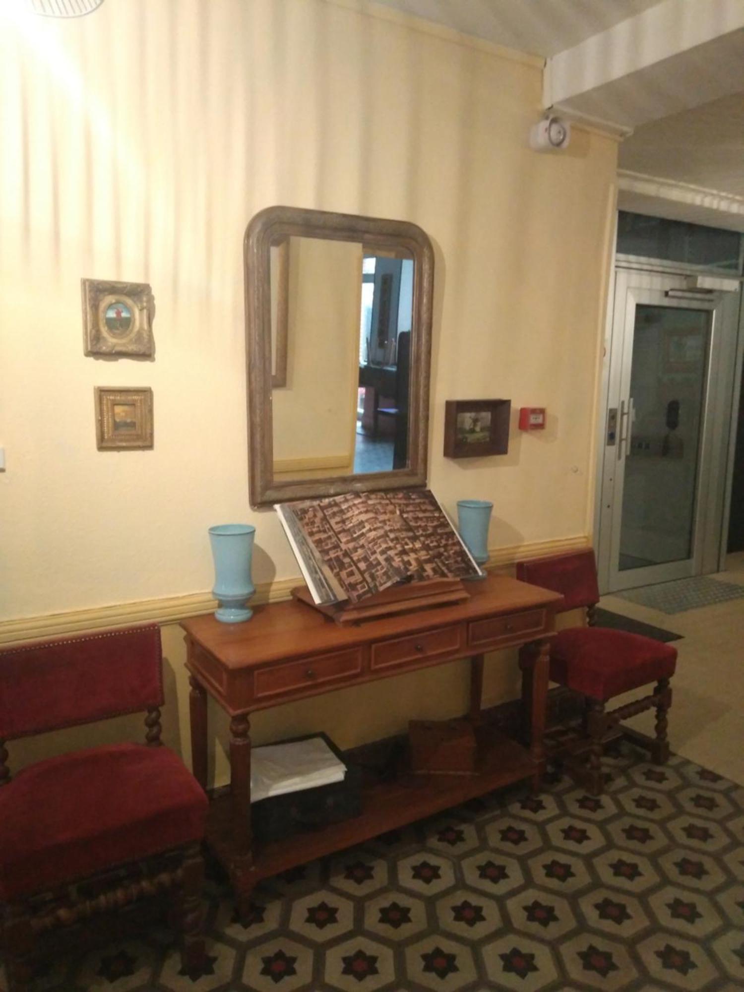 Hotel Le Normandy Beaumont-de-Lomagne Bagian luar foto