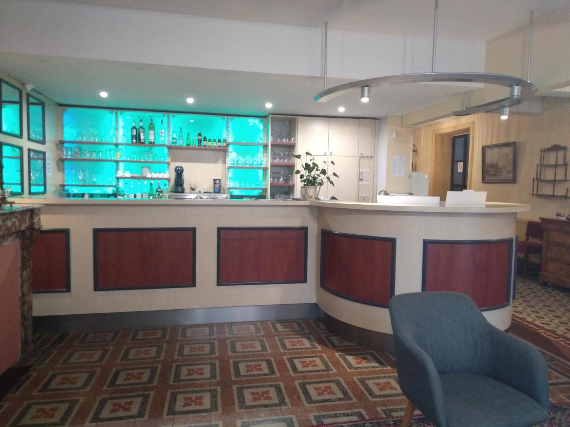 Hotel Le Normandy Beaumont-de-Lomagne Bagian luar foto