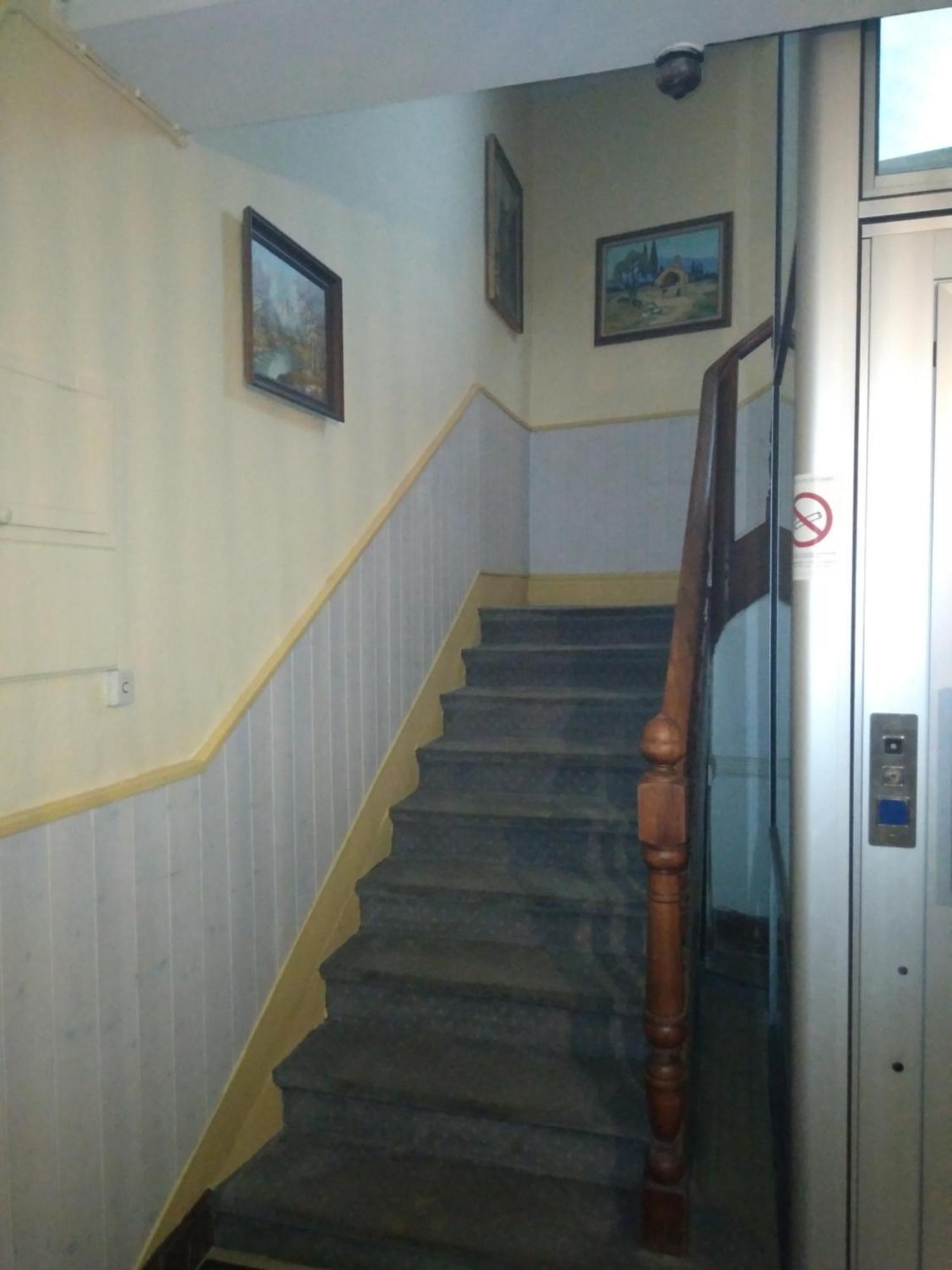 Hotel Le Normandy Beaumont-de-Lomagne Bagian luar foto